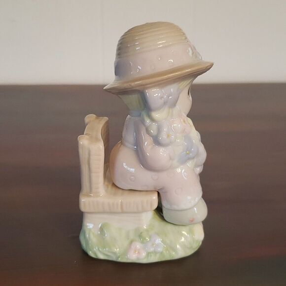 Vtg Enesco Precious Moments "Seasoned With a Smile" Salt & Pepper Shakers 1997 - Picture 4 of 9